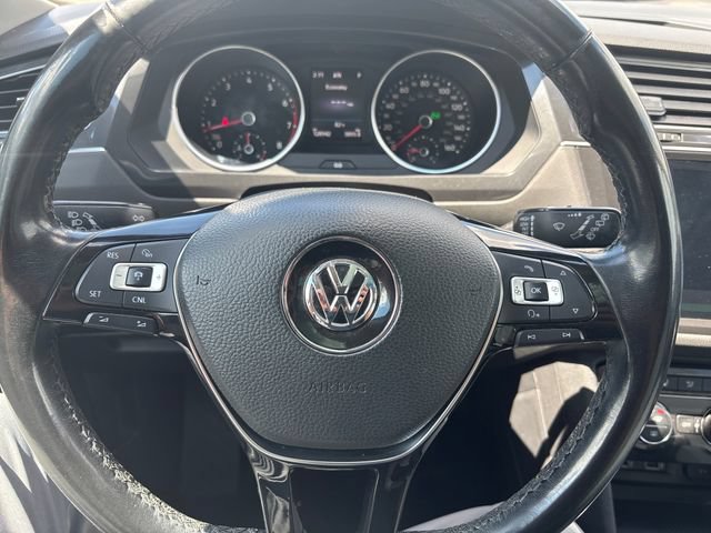 Used 2018 Volkswagen Tiguan SEL AWD/4WD image 14
