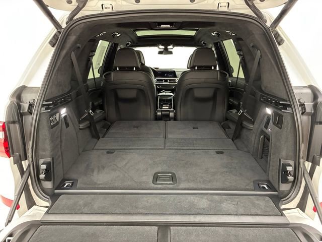 Used 2022 BMW X7 xDrive40i w/ M Sport Package AWD/4WD image 17