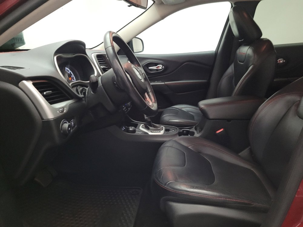 Used 2015 Jeep Cherokee Trailhawk w/ Leather Interior Group AWD/4WD image 17
