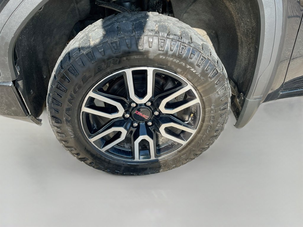 Used 2021 GMC Sierra 1500 AT4 w/ AT4 Premium Package AWD/4WD image 34