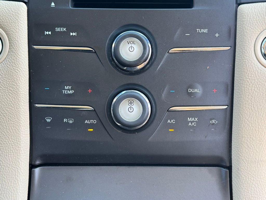 Used 2015 Ford Taurus Limited FWD image 13