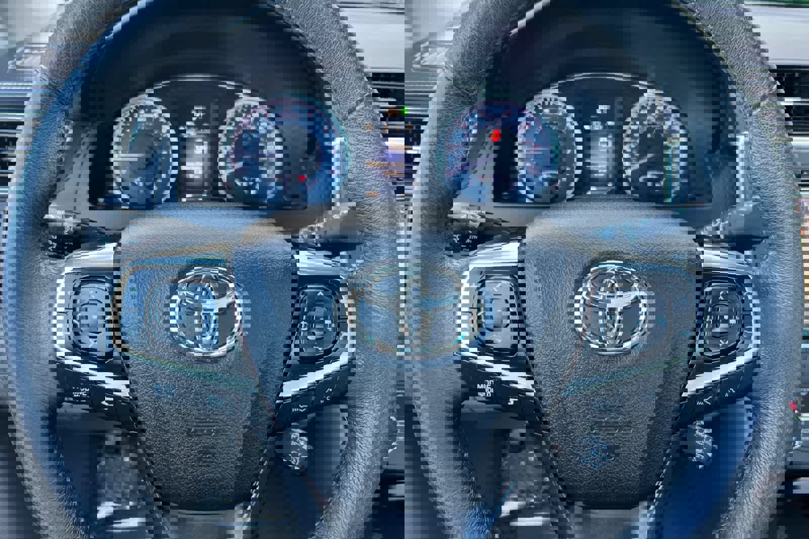 Used 2017 Toyota Camry XLE image 25