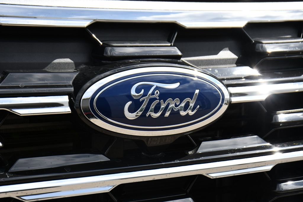 Used 2026 Ford Explorer Active w/ Active Comfort Package image 38