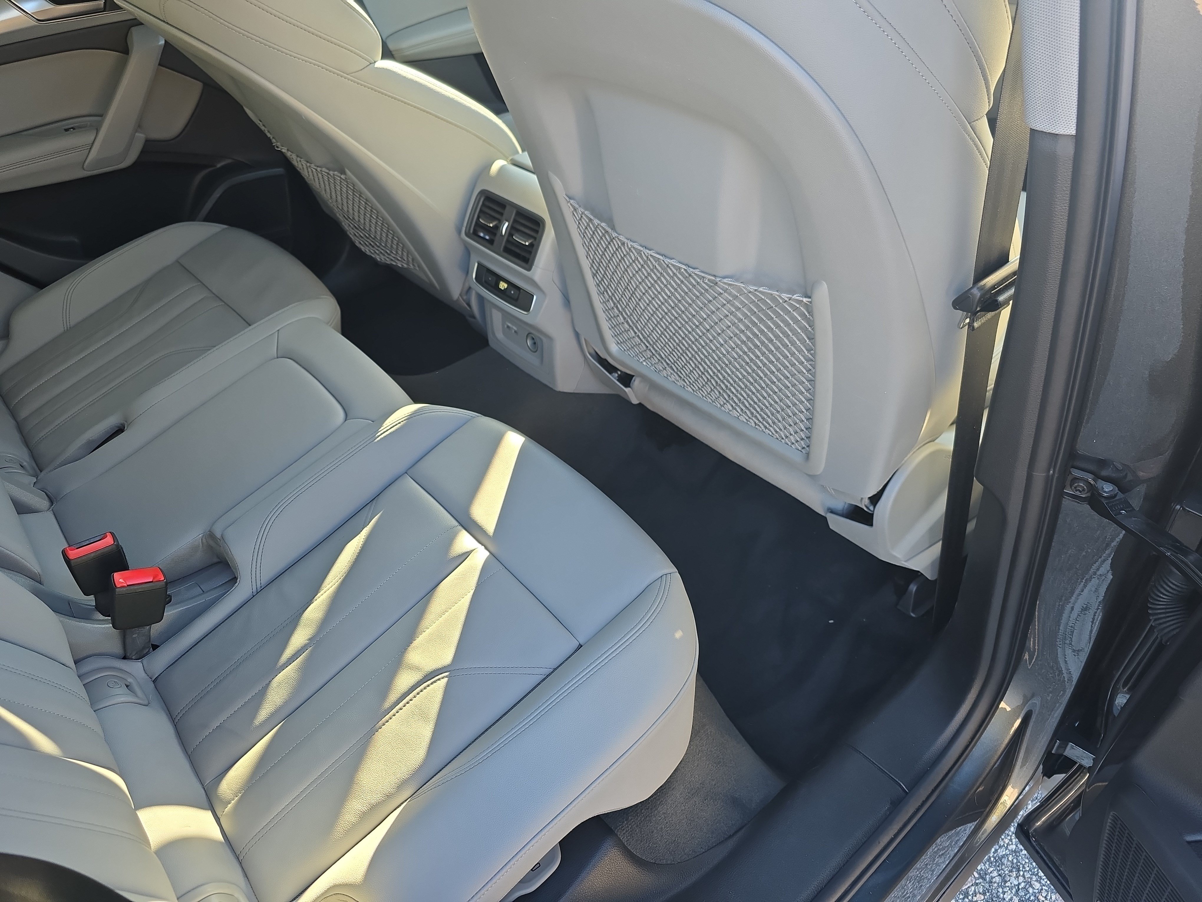 Used 2024 Audi Q5 2.0T Premium Plus w/ Premium Plus Package AWD/4WD image 11
