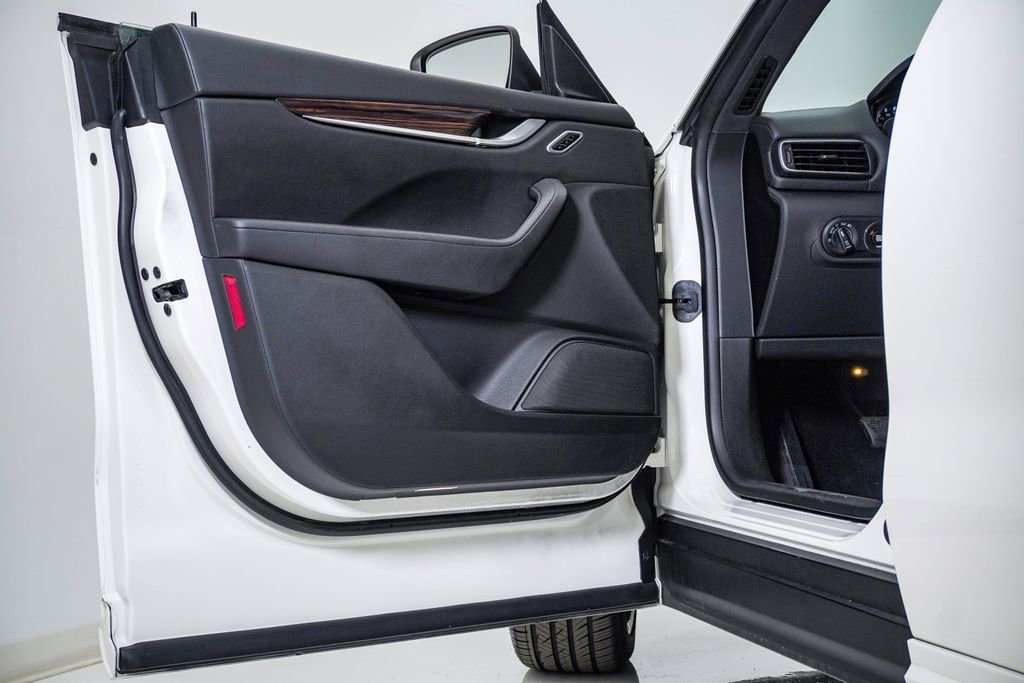 Used 2022 Maserati Levante GT image 26