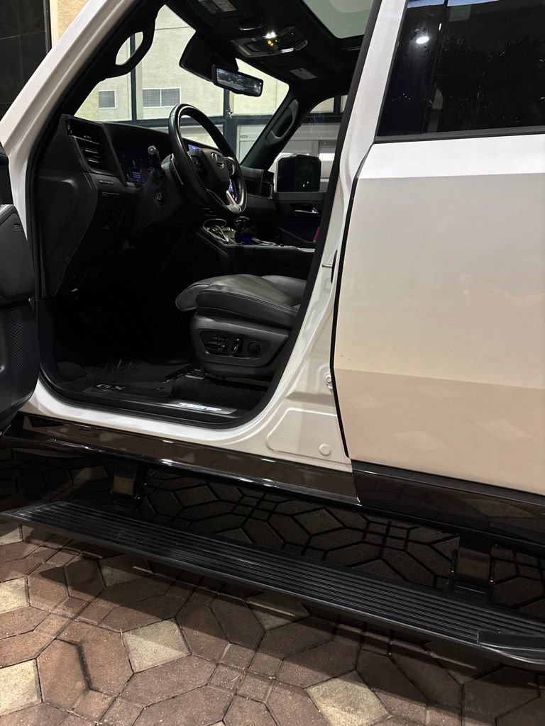 Used 2024 Lexus GX 550 w/ Accessory Package (Z1) AWD/4WD image 7