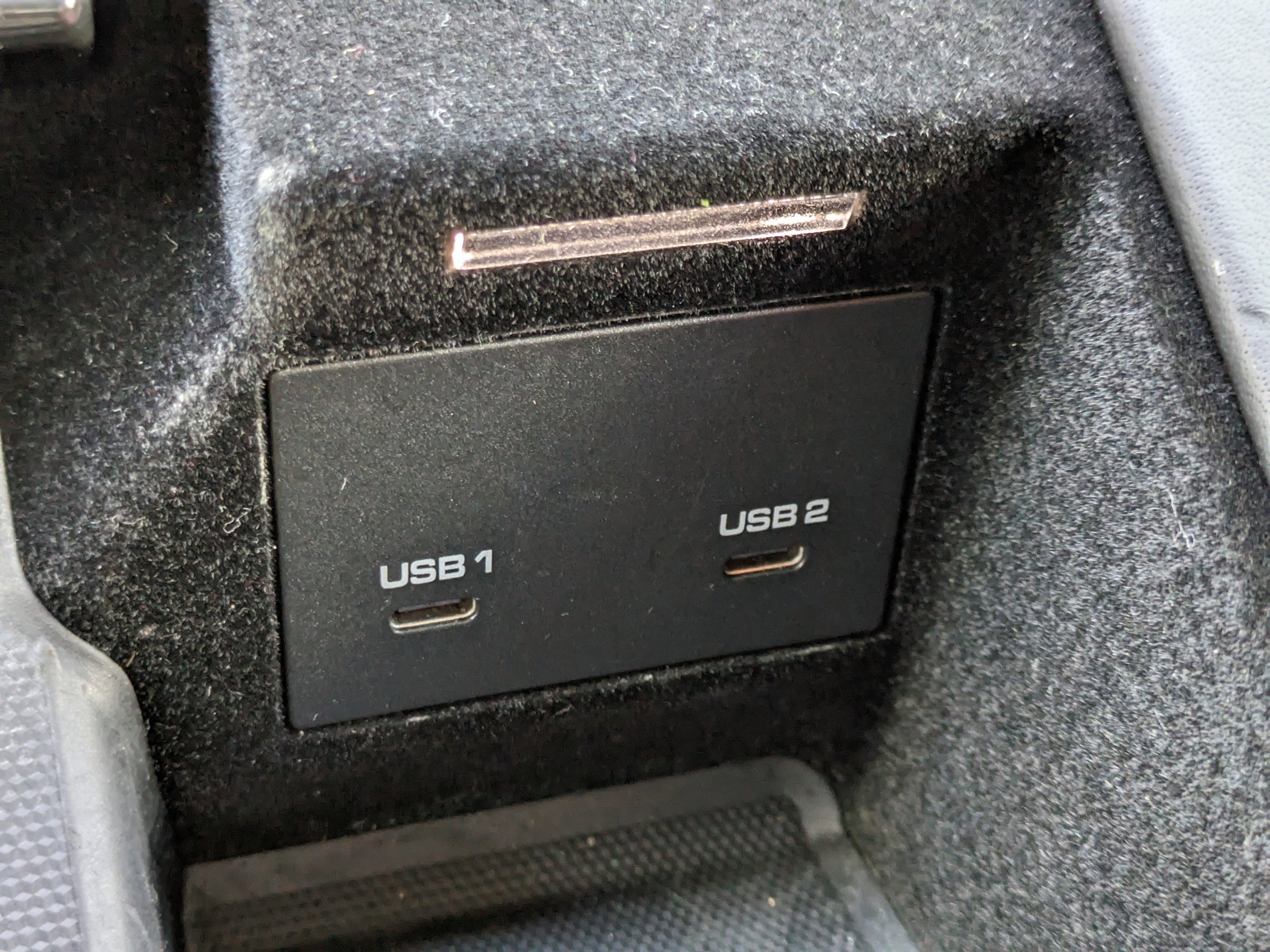 Used 2023 Porsche Cayenne Platinum Edition image 34