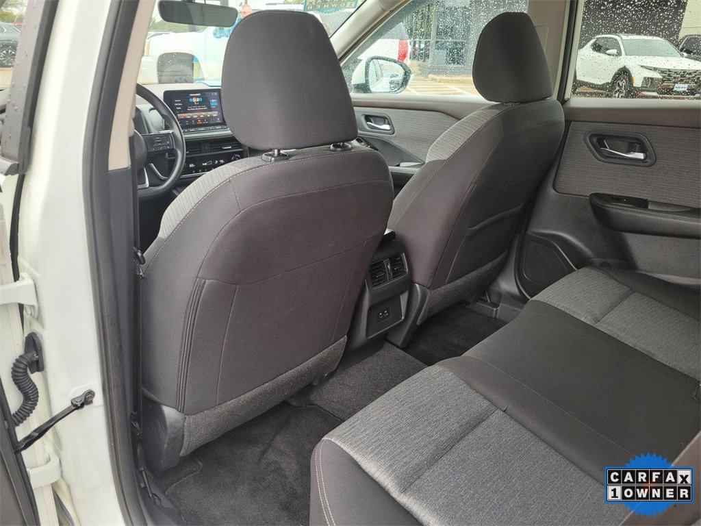 Used 2023 Nissan Rogue SV image 13