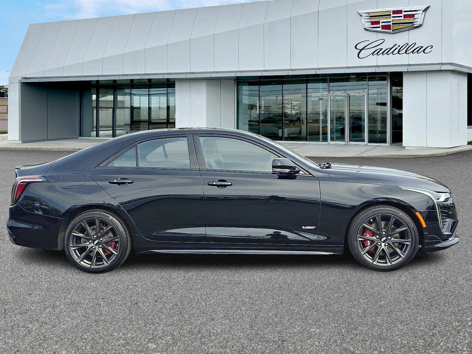 Used 2021 Cadillac CT4 V w/ Technology Package image 7