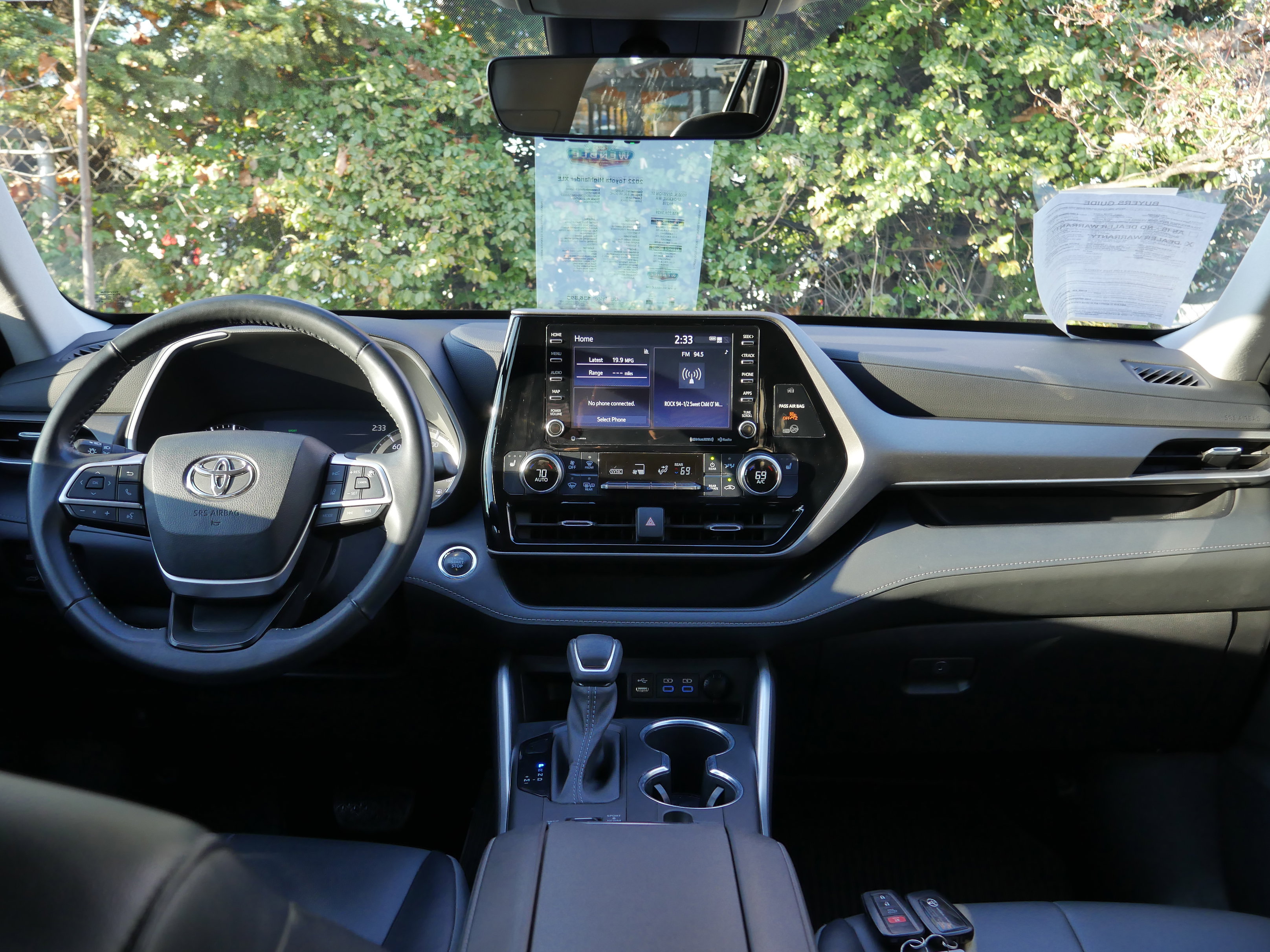 Used 2022 Toyota Highlander XLE image 10