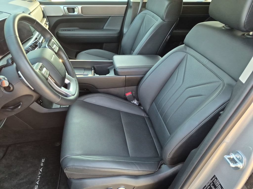 Used 2025 Hyundai Santa Fe SEL FWD image 17