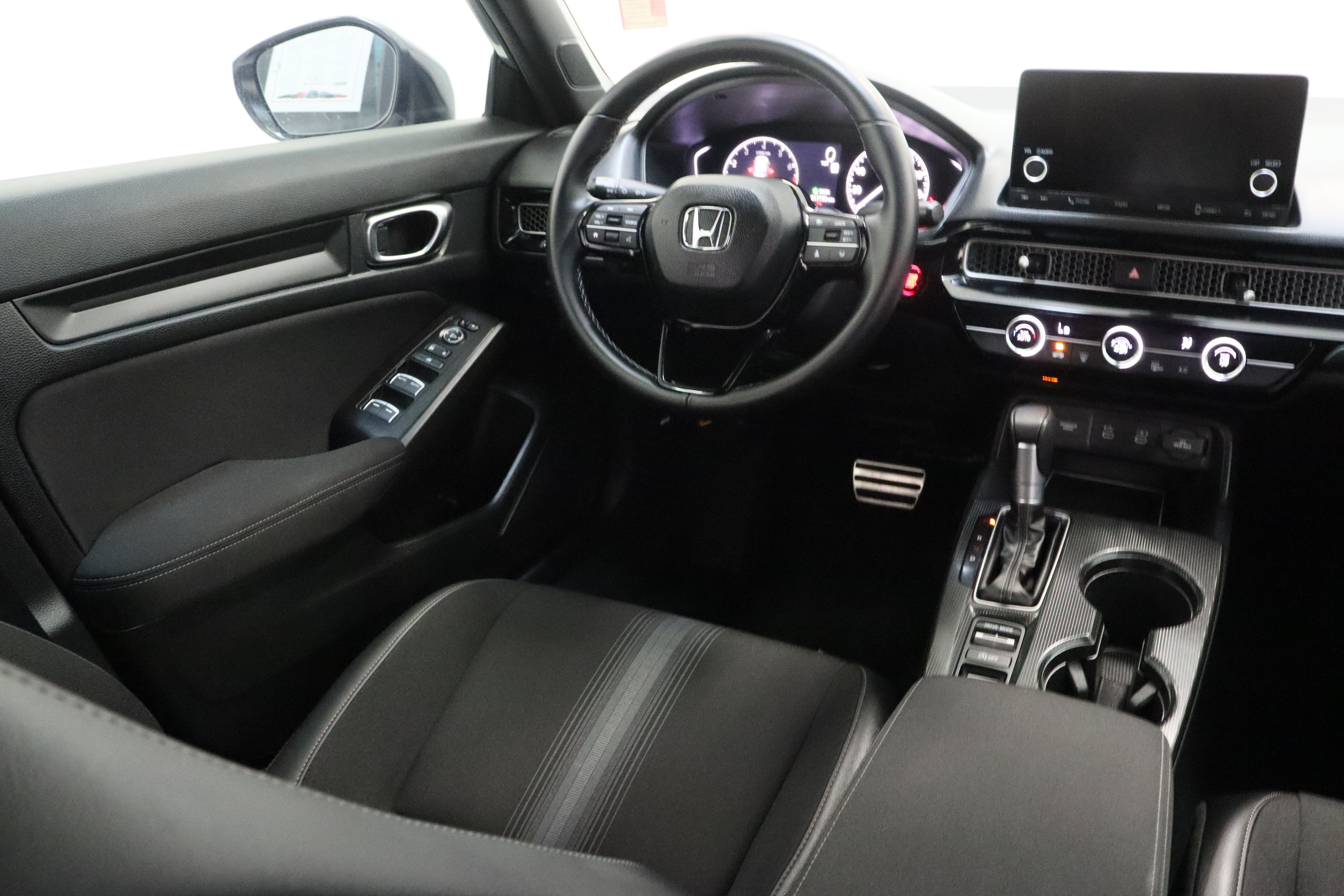 Used 2025 Honda Civic Sport image 29