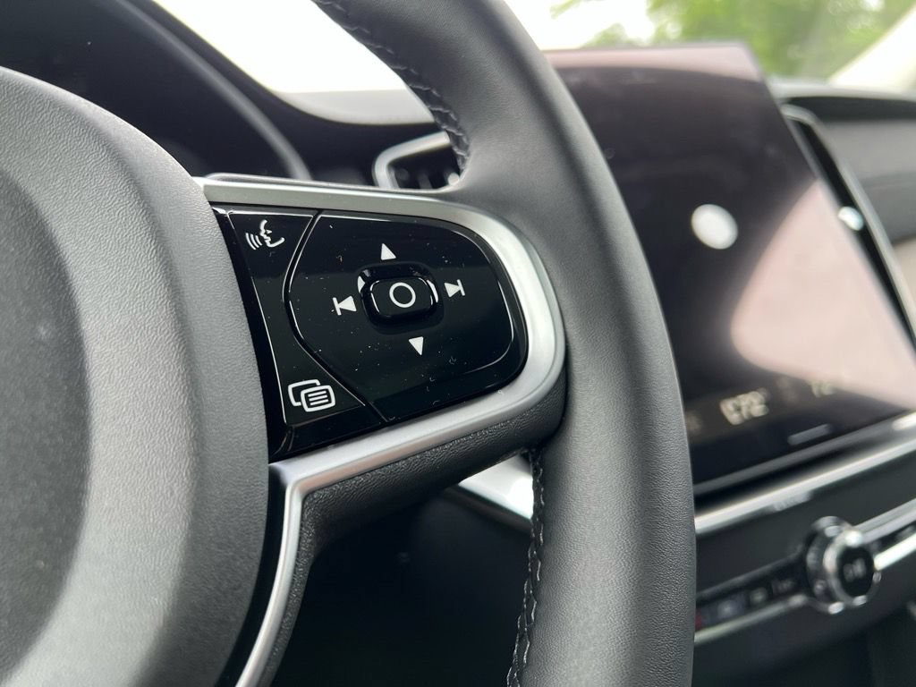 New 2026 Volvo XC90 B6 Plus w/ Protection Package Premier AWD/4WD image 14