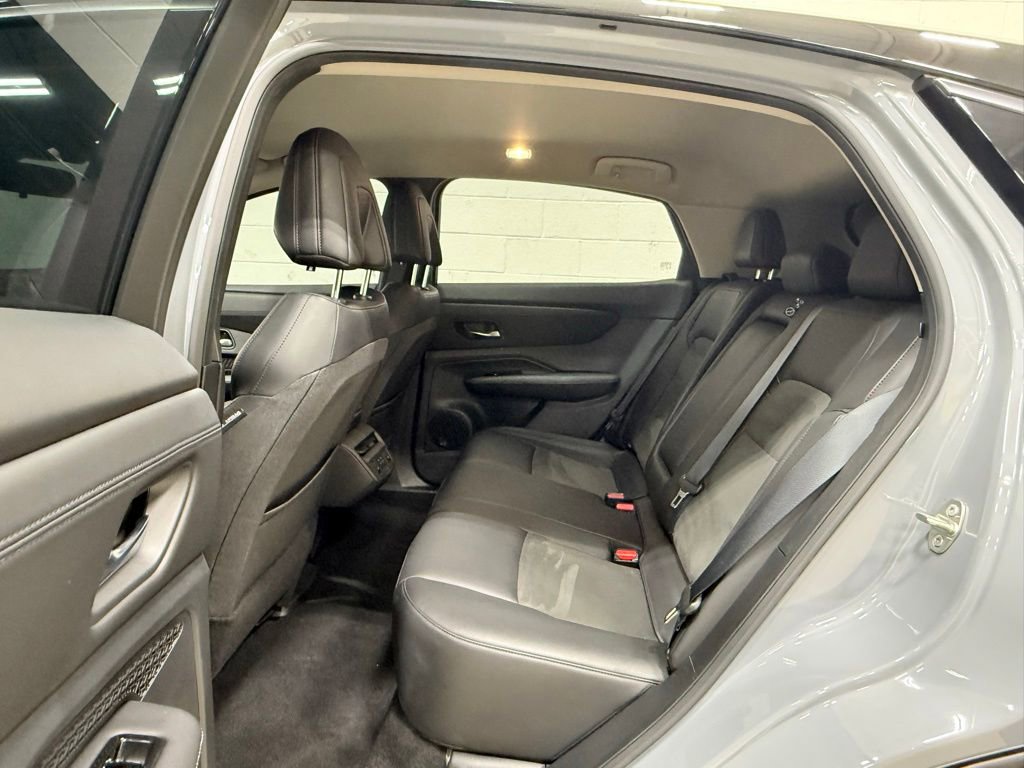 Used 2023 Nissan Ariya AWD image 28