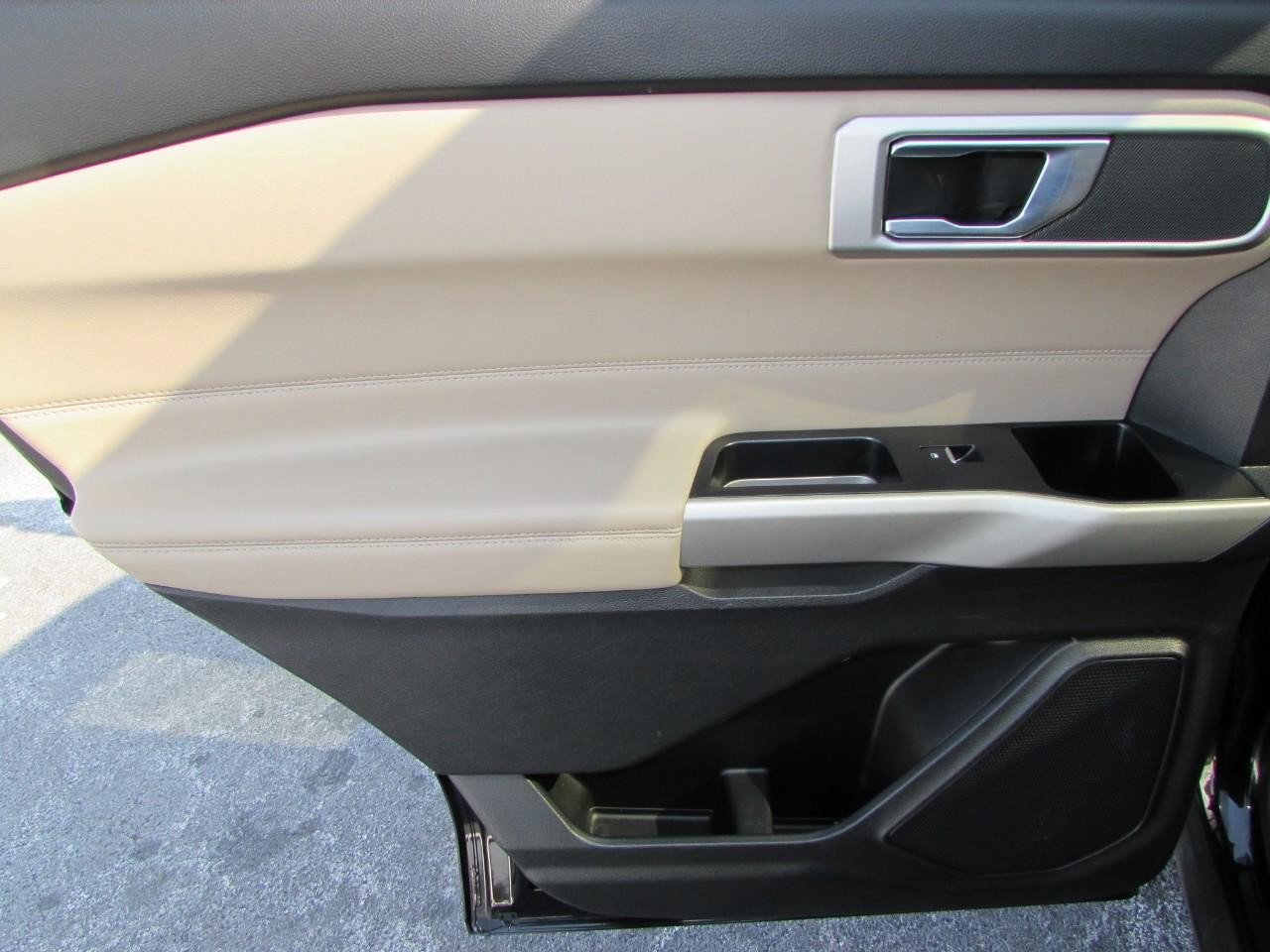 Used 2022 Ford Explorer XLT w/ Equipment Group 202A image 24