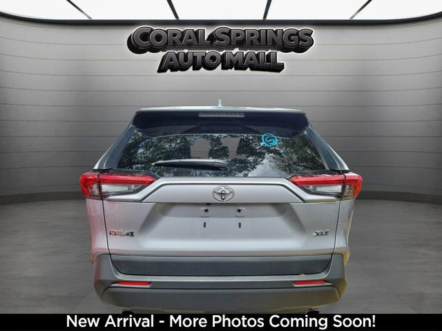 Used 2019 Toyota RAV4 XLE image 3