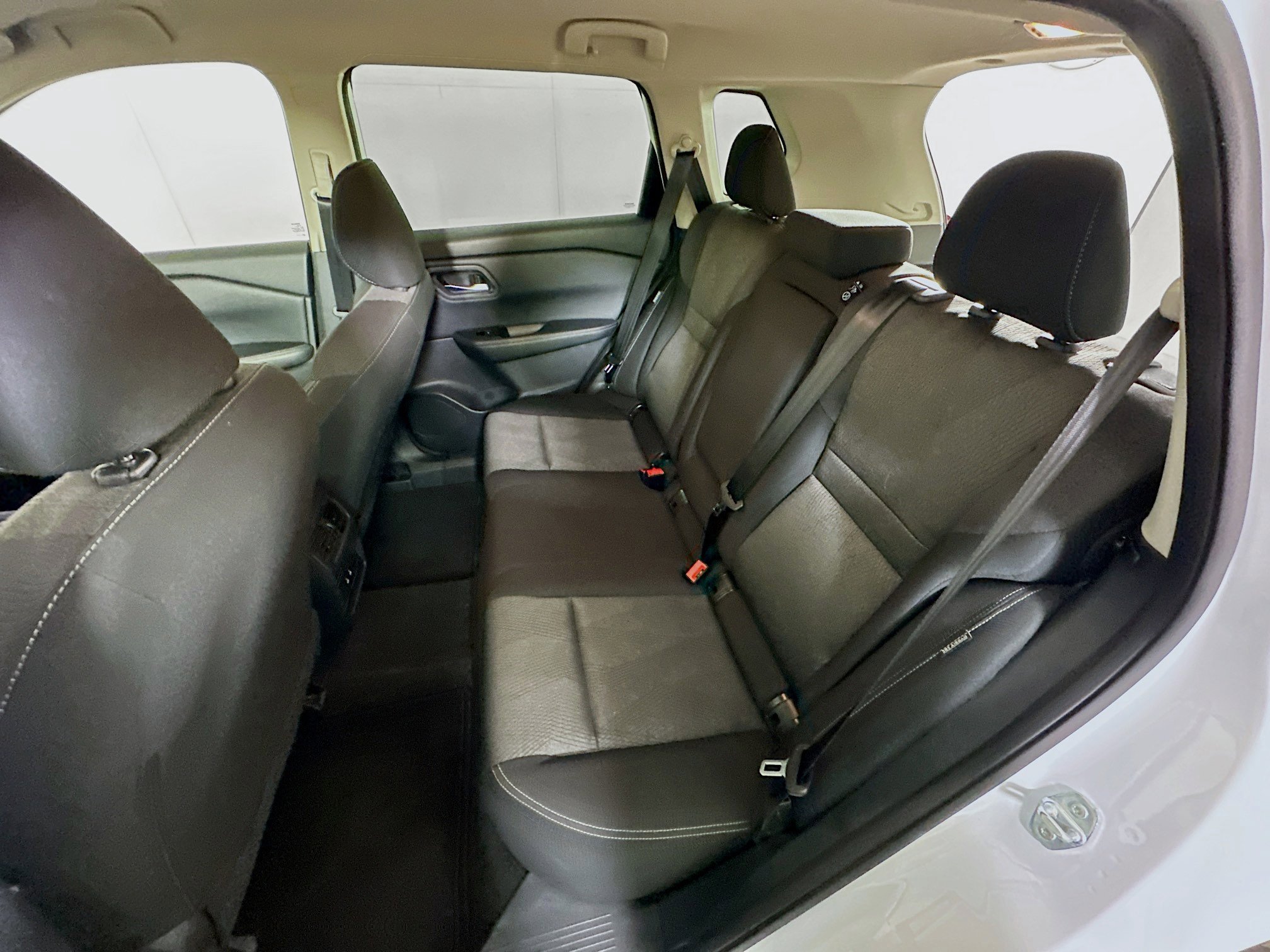 Used 2025 Nissan Rogue SV image 26