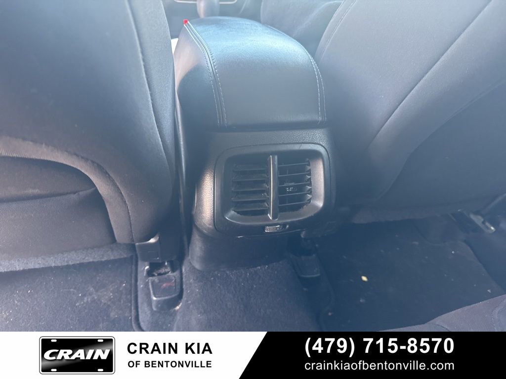 Used 2019 Jeep Cherokee Latitude w/ Popular Appearance Group FWD image 13