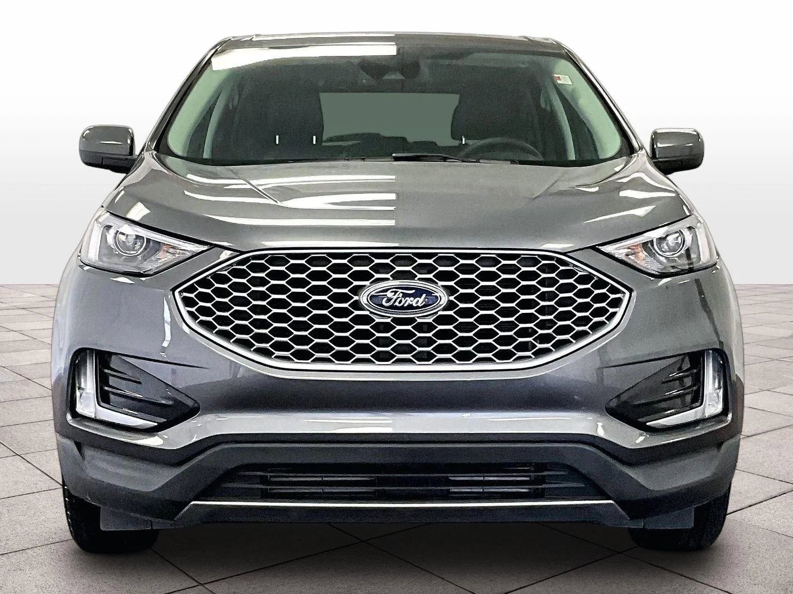 Certified 2024 Ford Edge SEL w/ Convenience Package AWD/4WD image 3