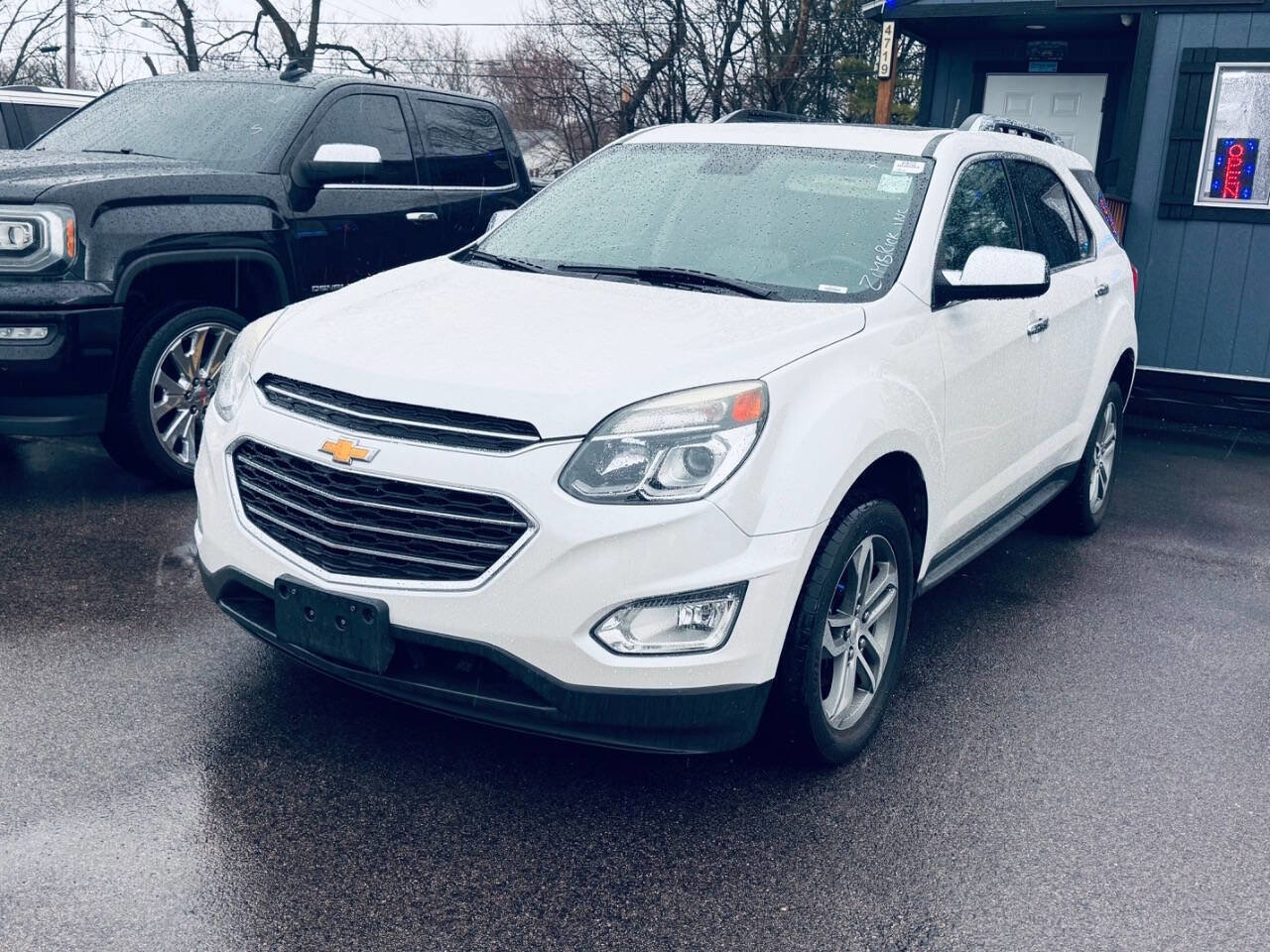 Used 2016 Chevrolet Equinox LTZ w/ Enhanced Convenience Package image 10