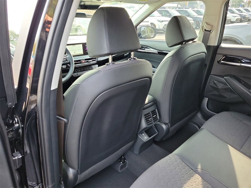 New 2026 Kia Seltos S image 16