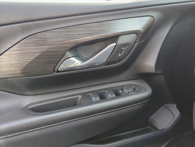 Used 2024 GMC Terrain SLE image 23