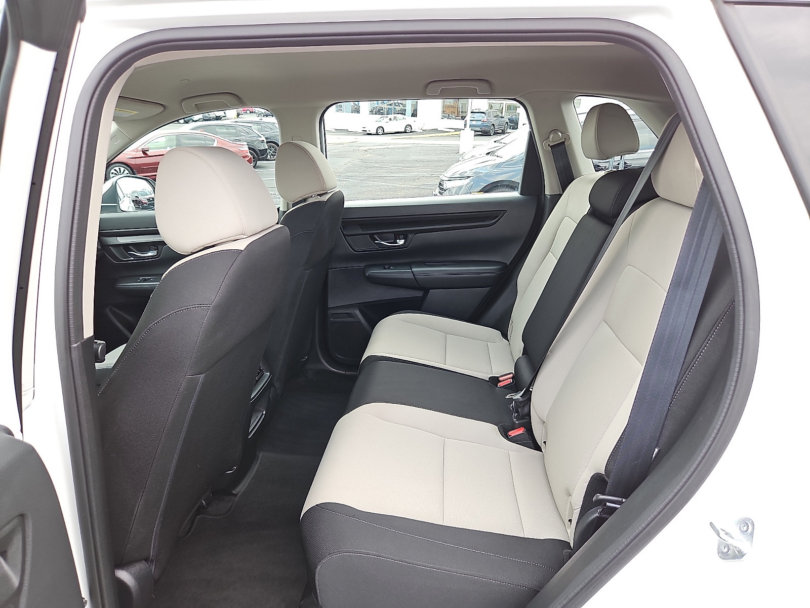 Used 2023 Honda CR-V LX image 10