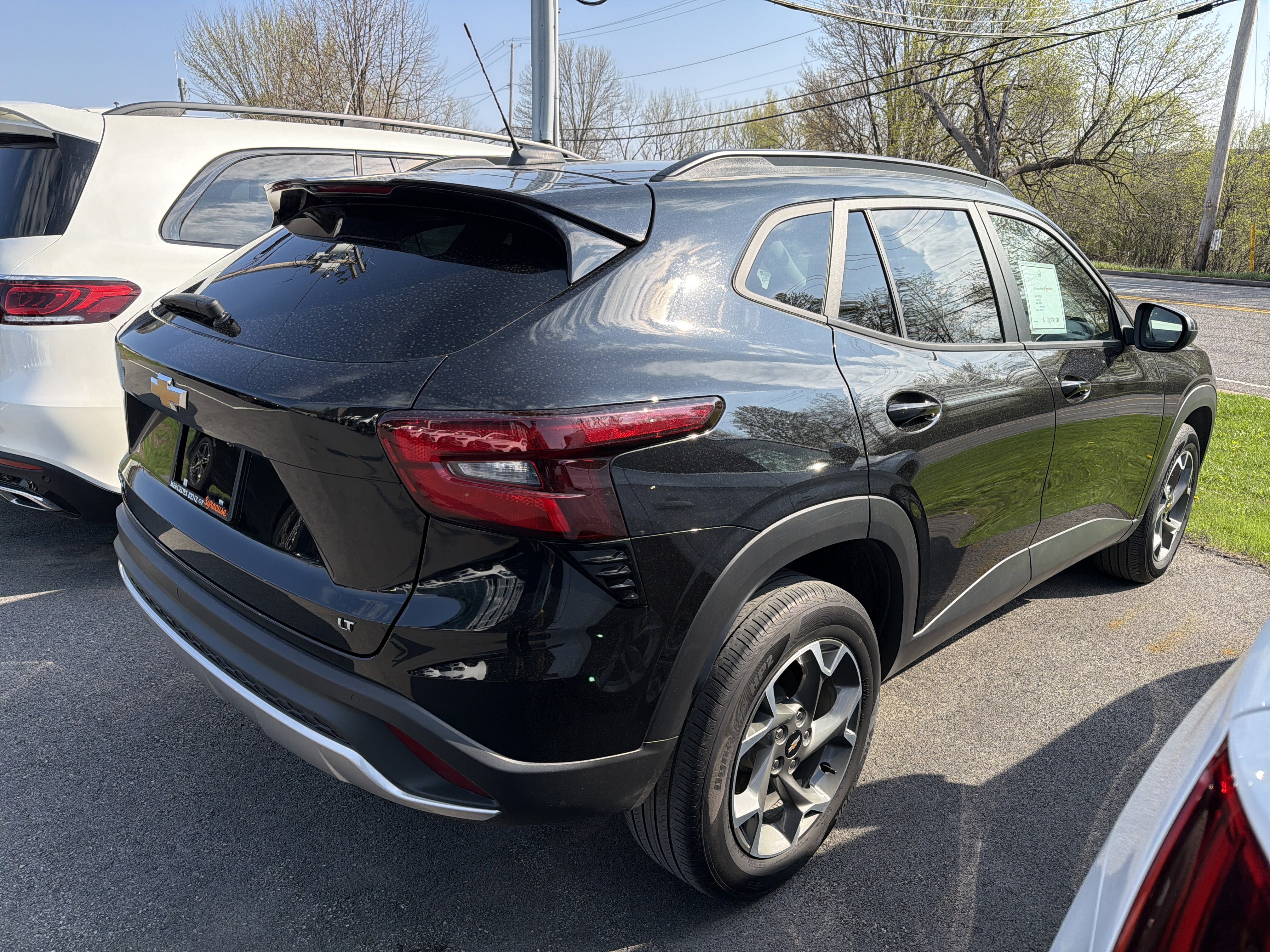 Used 2024 Chevrolet Trax LT w/ Driver Confidence Package FWD image 7