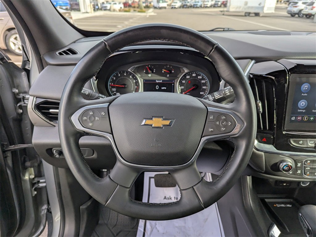 Used 2023 Chevrolet Traverse LT w/ Rear Camera Mirror Package image 15