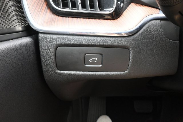 Used 2024 Volvo XC60 B5 Plus w/ Climate Package AWD/4WD image 27