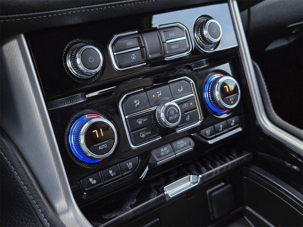Used 2024 GMC Yukon XL Denali w/ Advanced Technology Package image 18