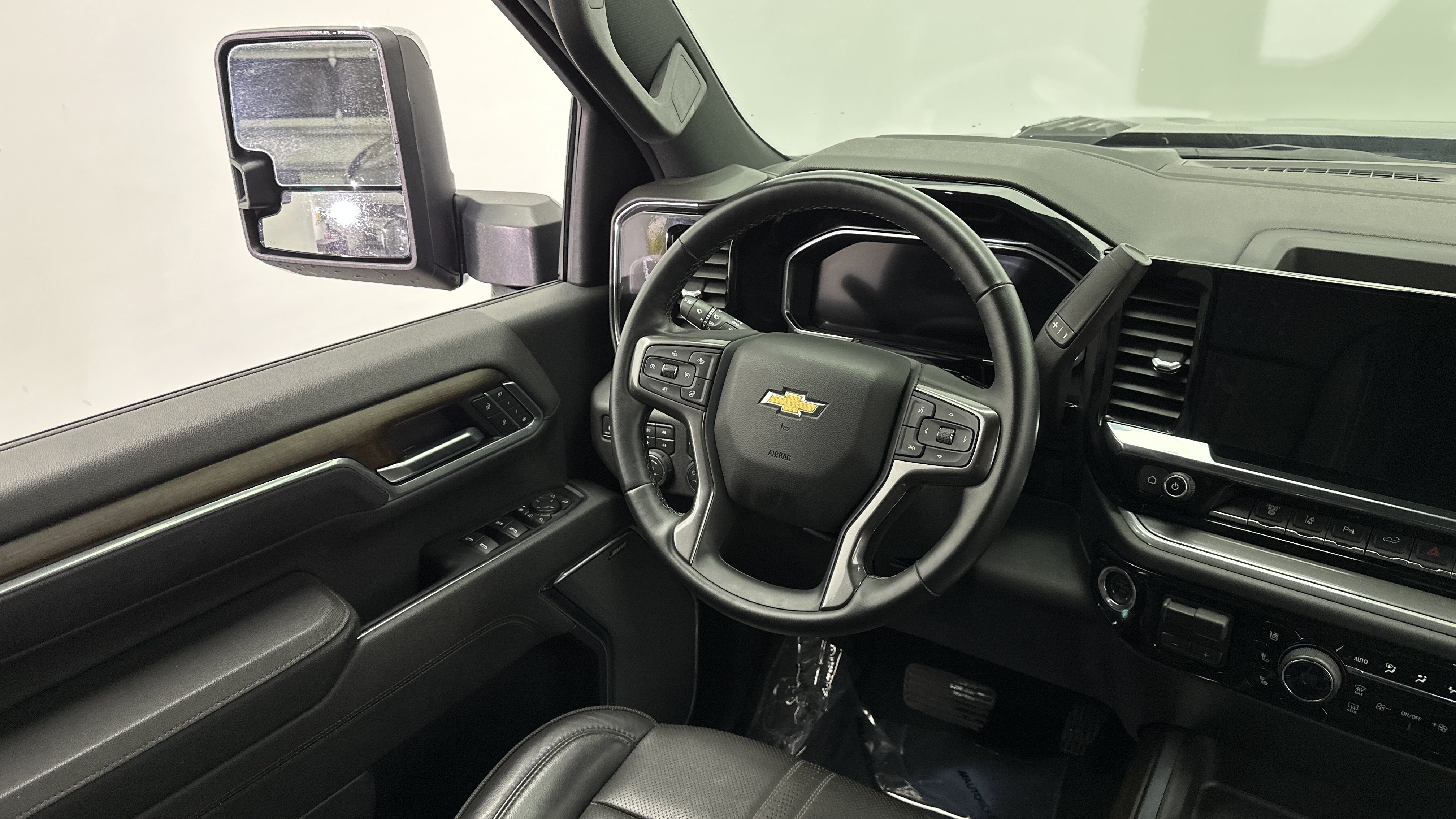 Used 2026 Chevrolet Silverado 3500 High Country AWD/4WD image 33