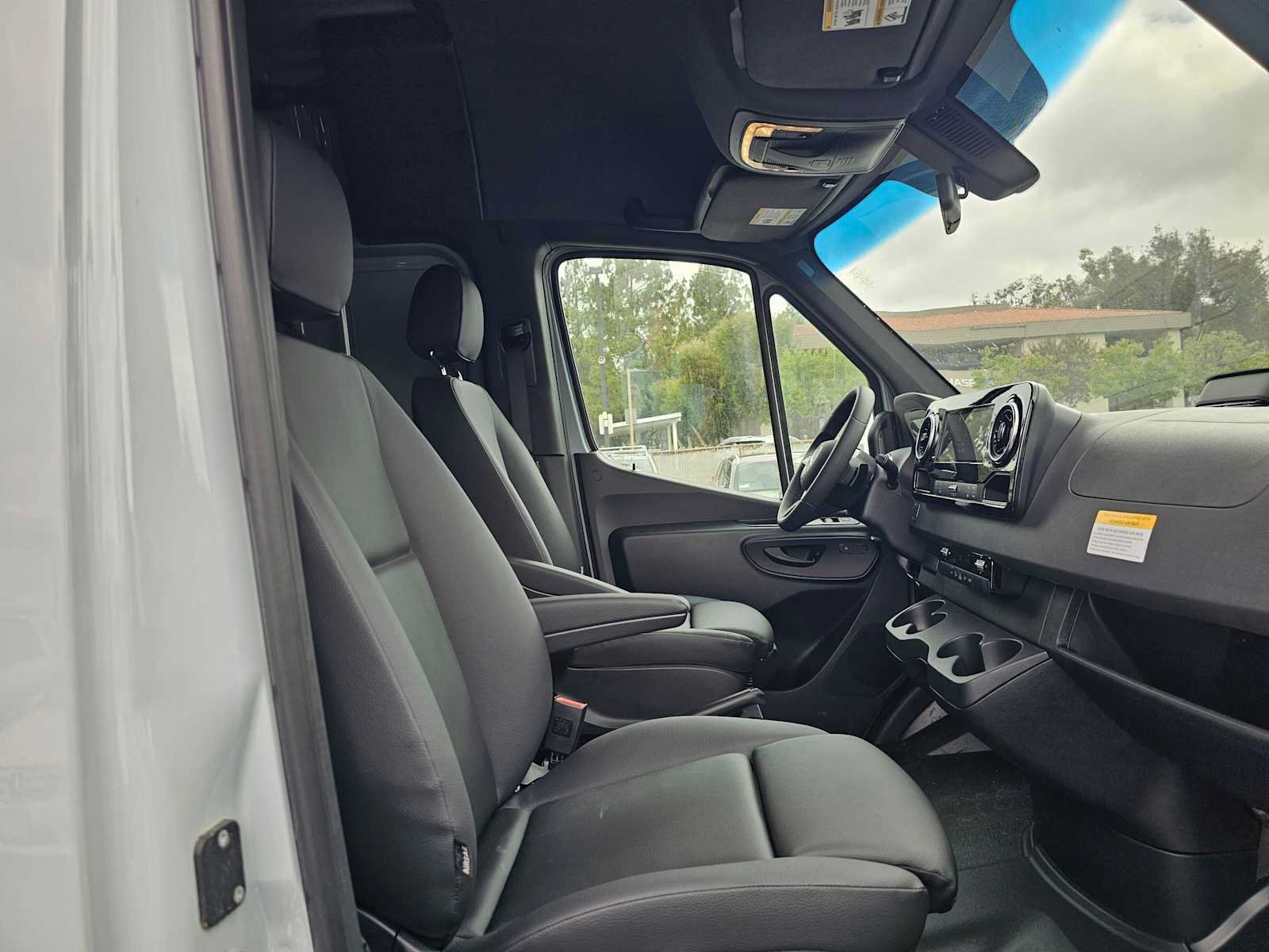 New 2025 Mercedes-Benz Sprinter 2500 image 10