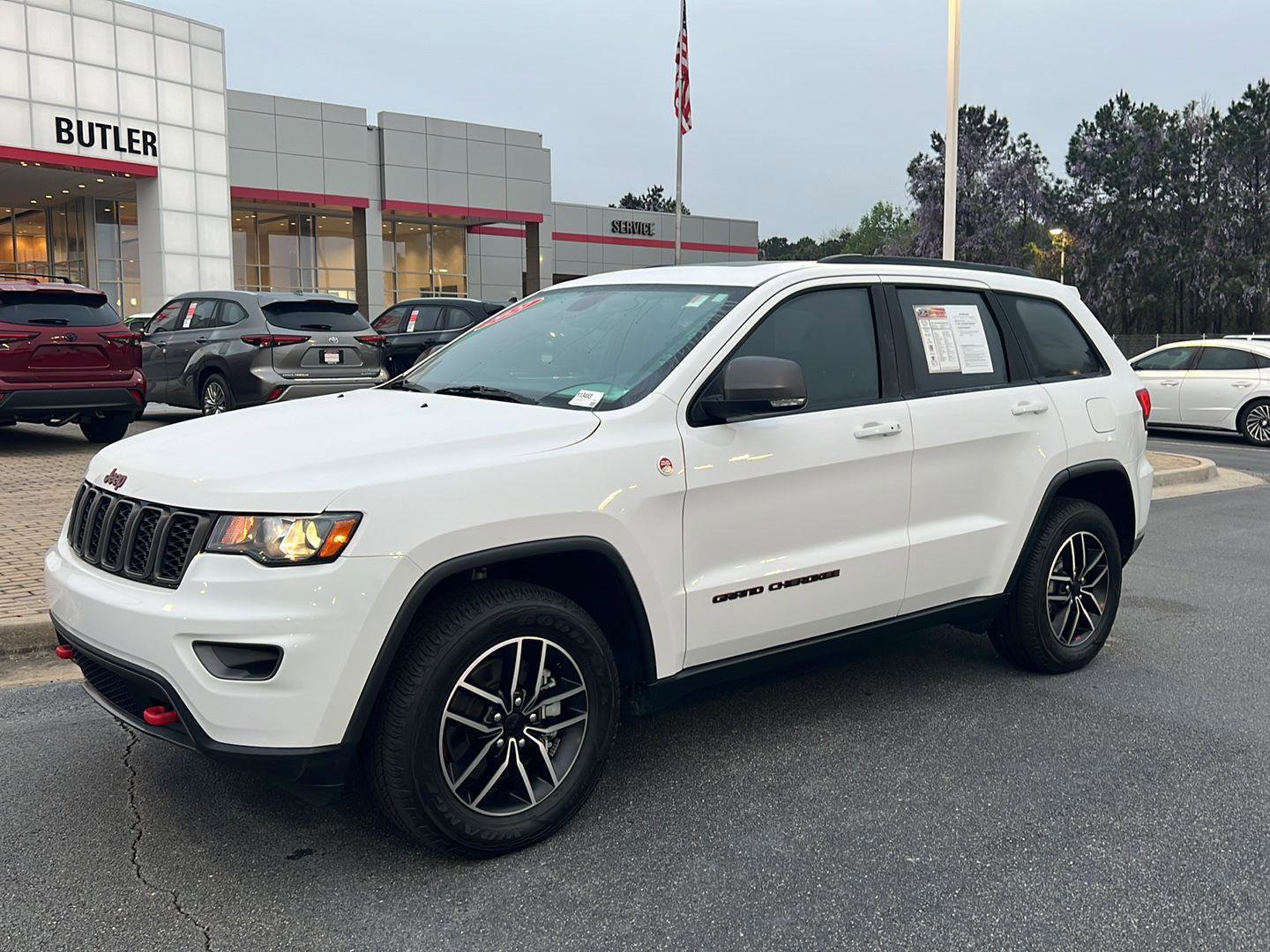 Used 2021 Jeep Grand Cherokee Trailhawk w/ Trailhawk Luxury Group image 1