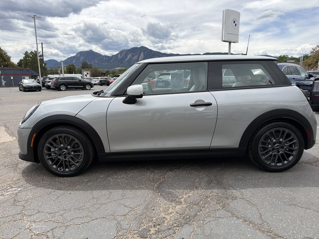 Used 2026 MINI Cooper 2-Door Hardtop FWD image 5