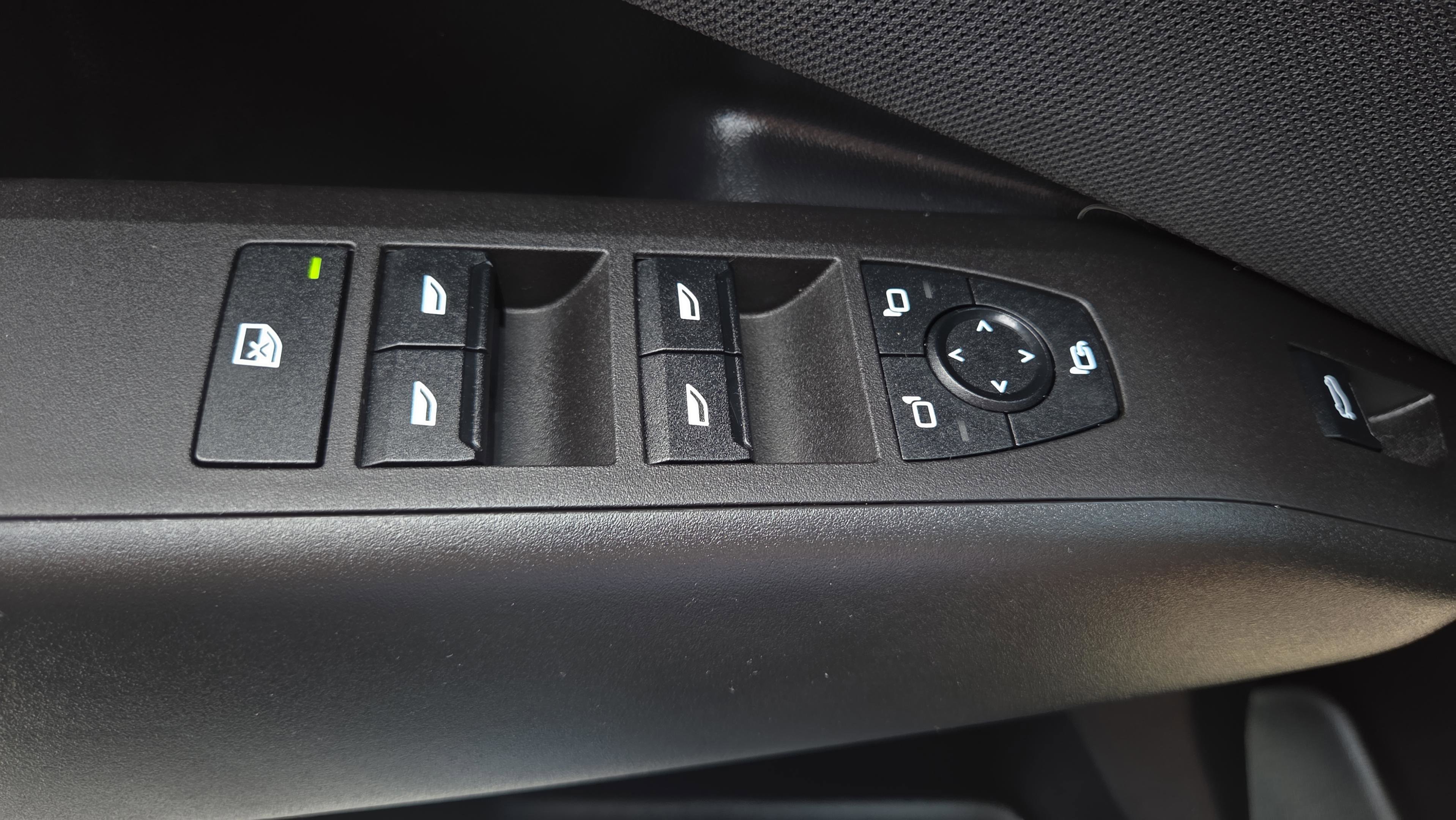 Certified 2025 BMW X3 xDrive30i w/ Convenience Package image 35