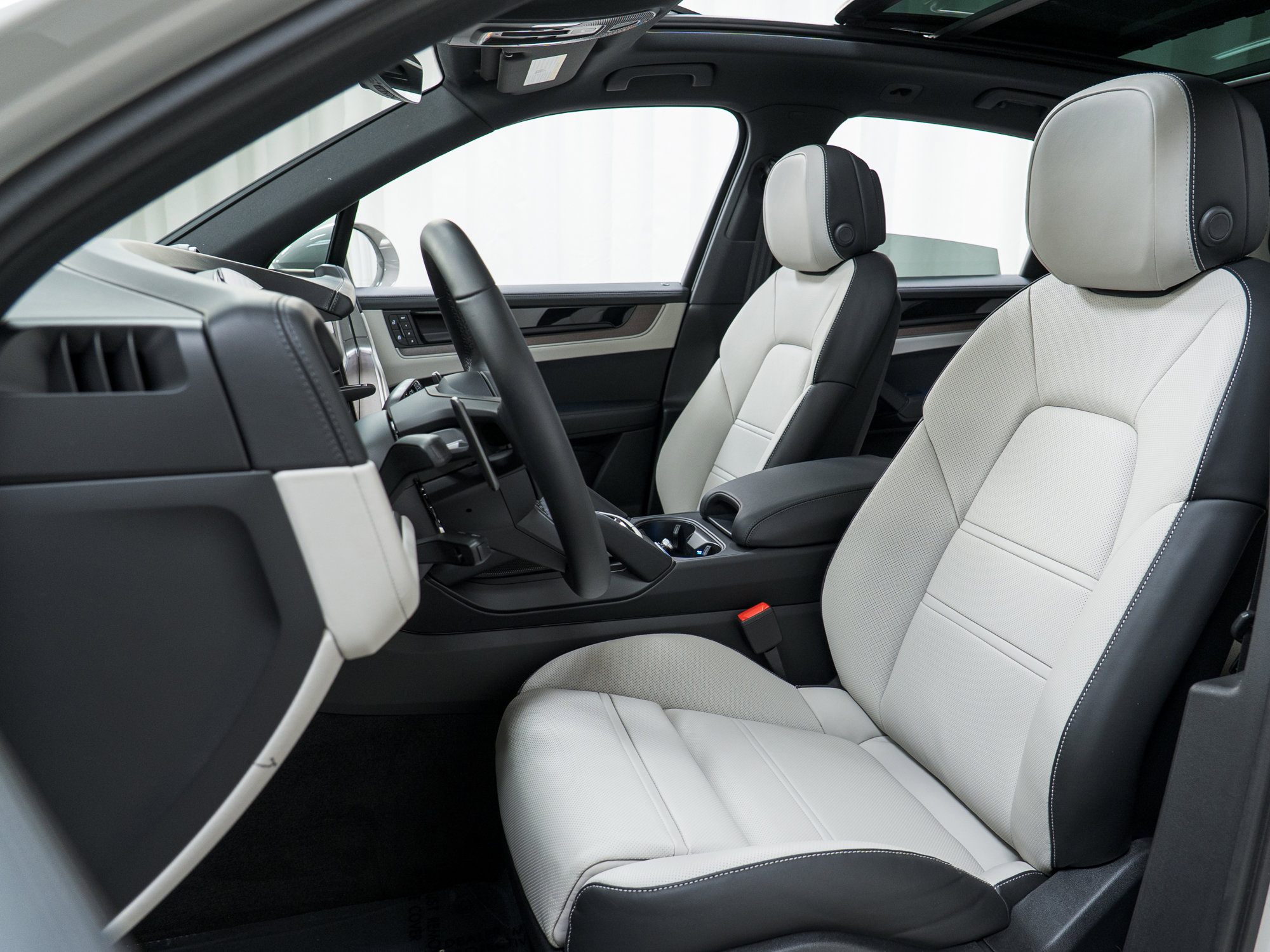 New 2026 Porsche Cayenne S image 5