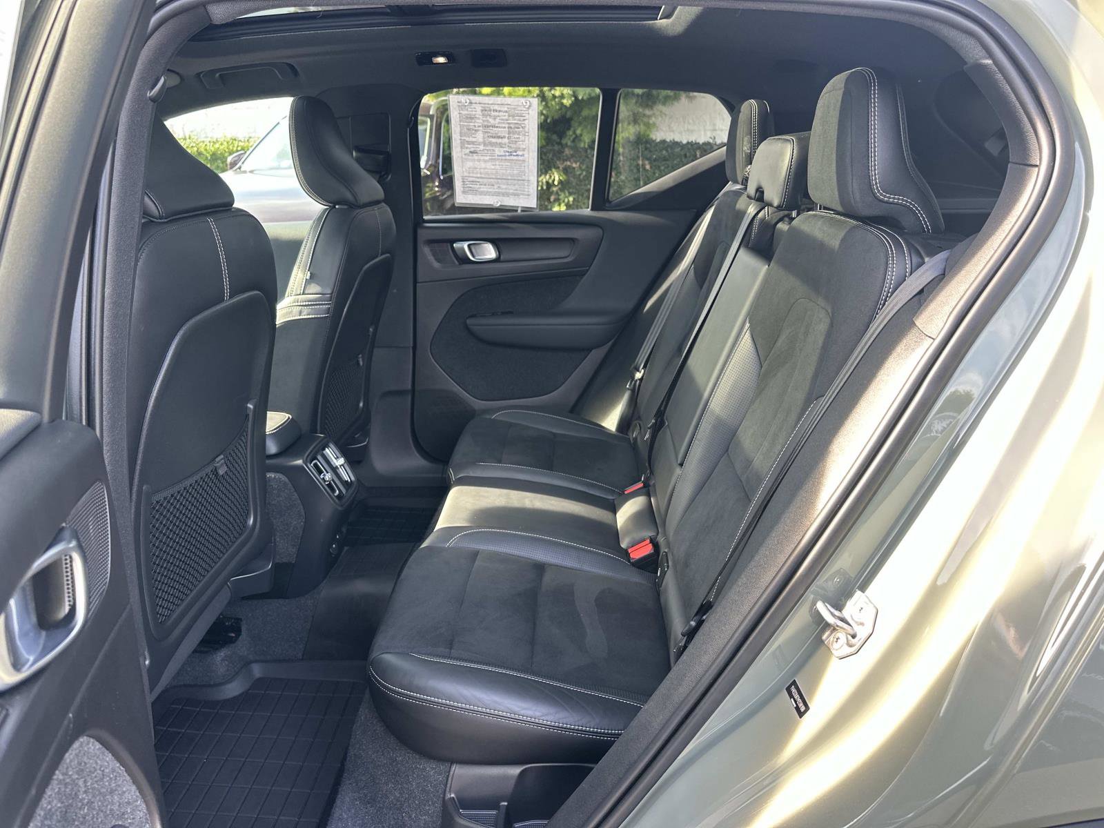 Certified 2021 Volvo XC40 P8 Recharge w/ Advanced Package image 21