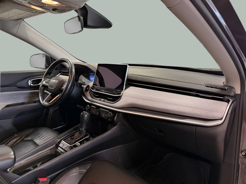 Used 2022 Jeep Compass Latitude w/ Sun and Sound Group image 31