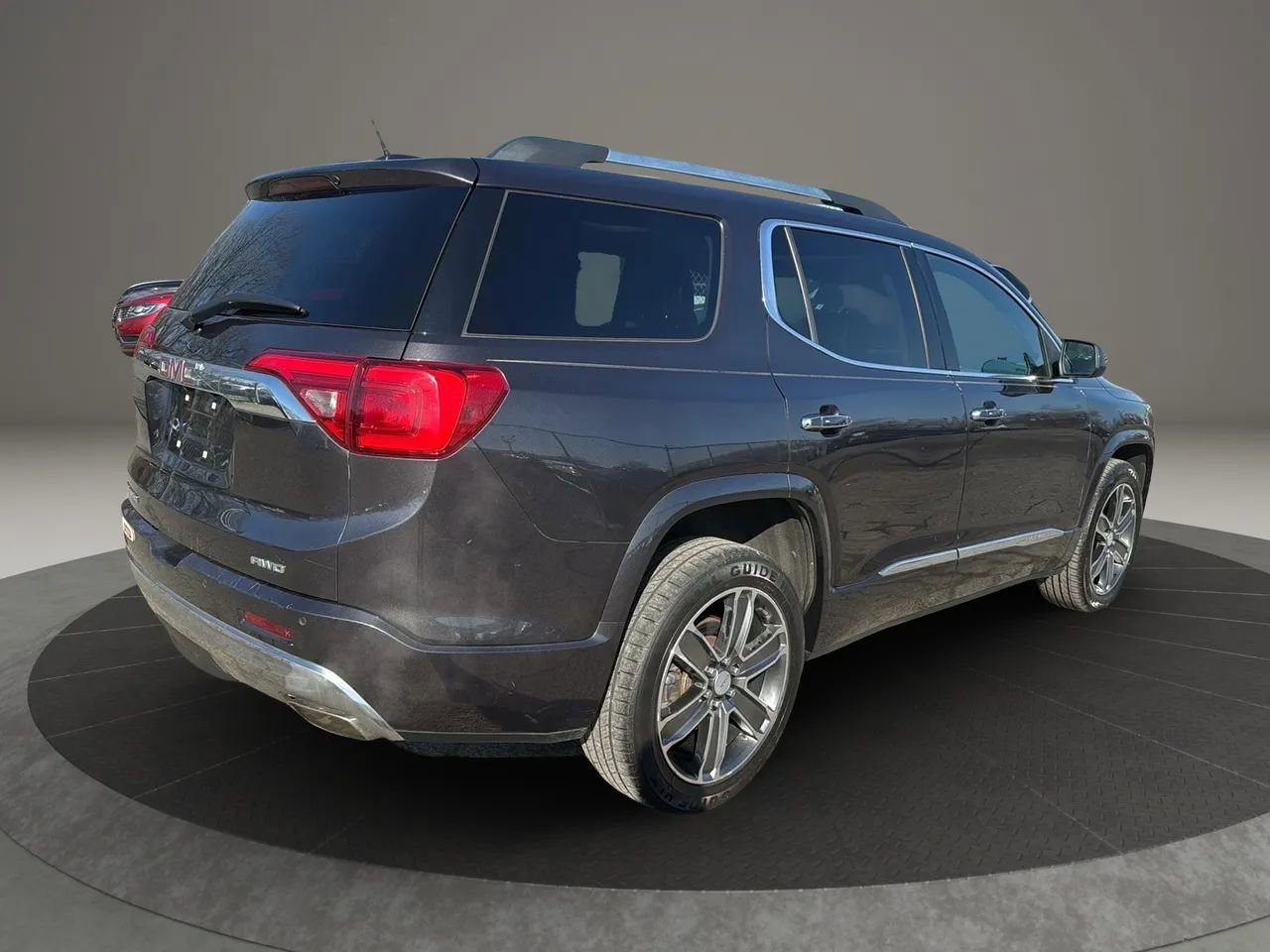 Used 2017 GMC Acadia Denali AWD/4WD image 5