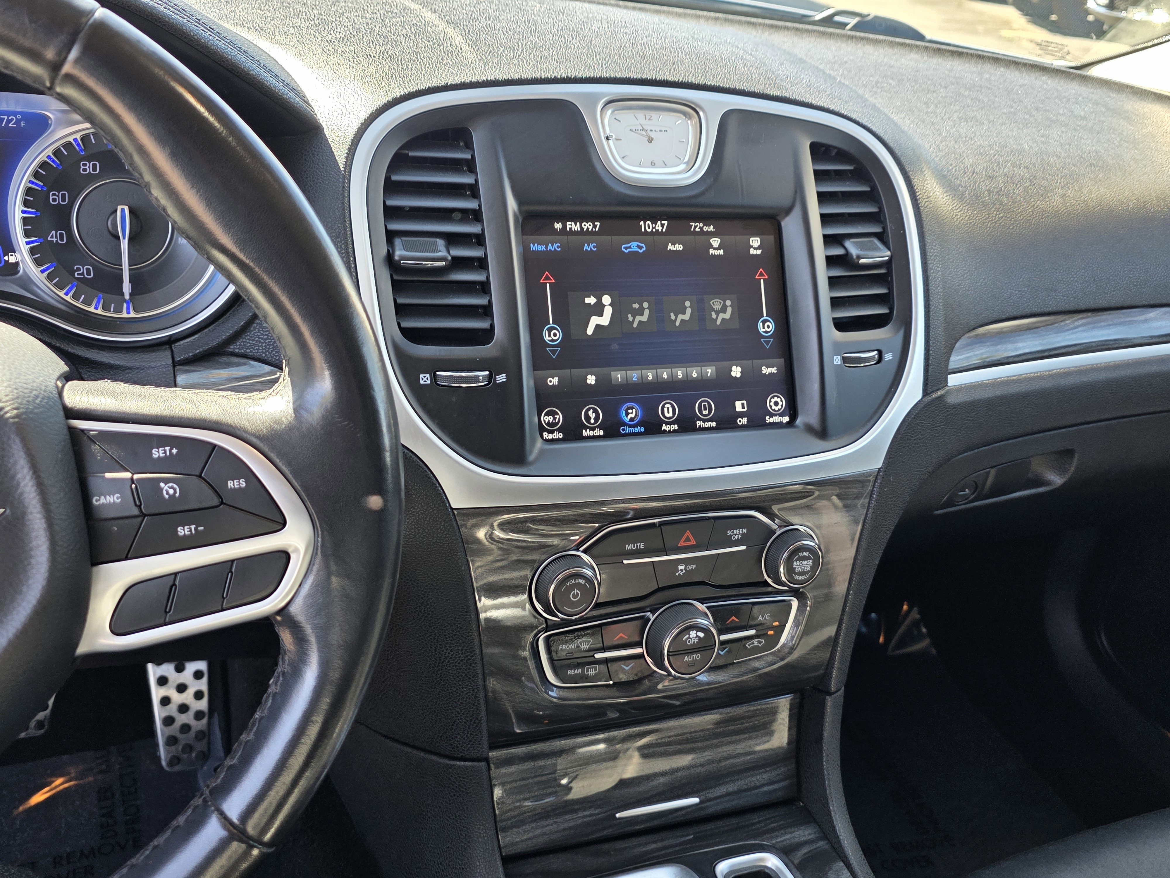 Used 2019 Chrysler 300 Touring w/ Sport Appearance Package image 14