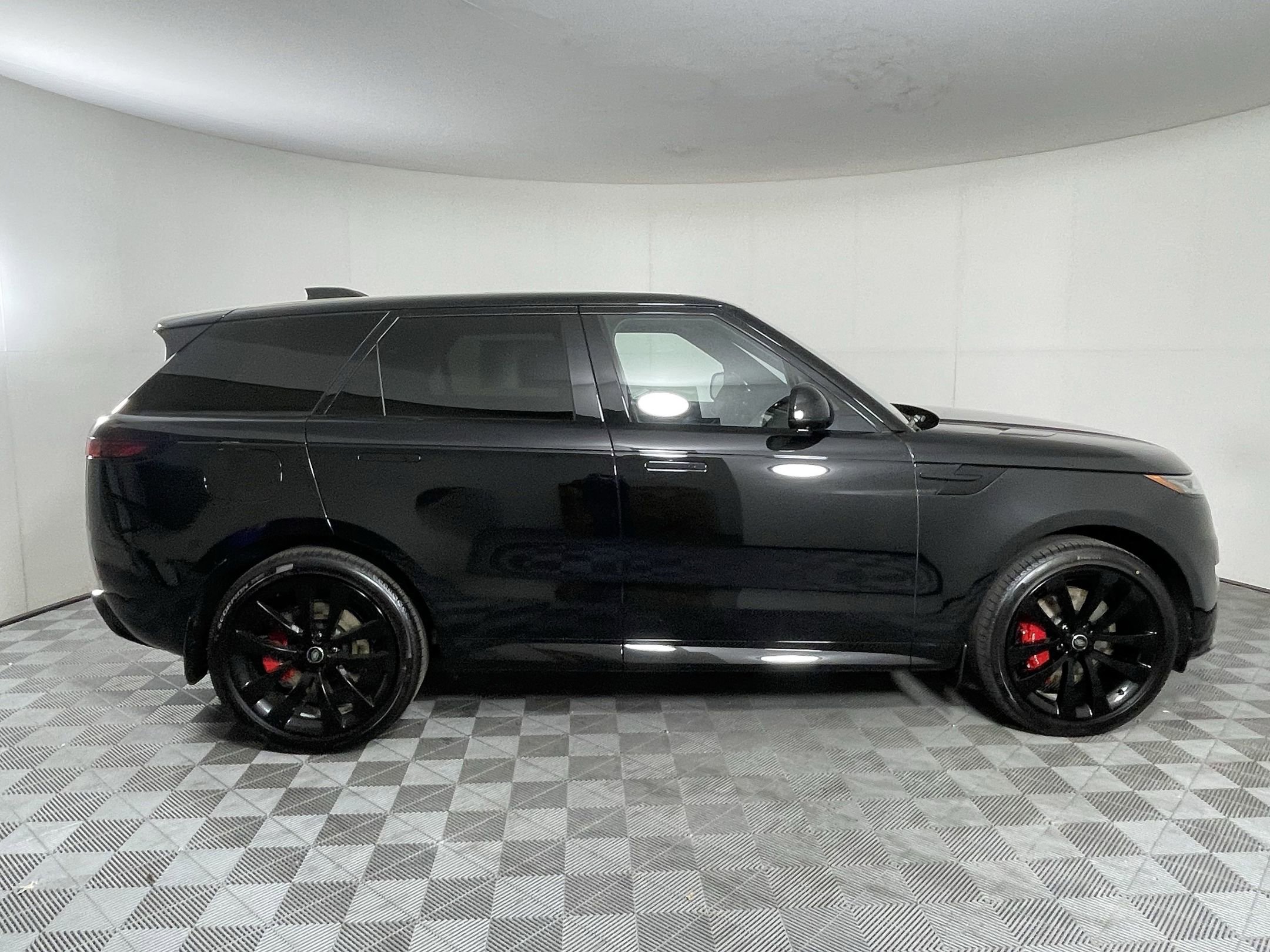 New 2025 Land Rover Range Rover Sport Dynamic SE image 7