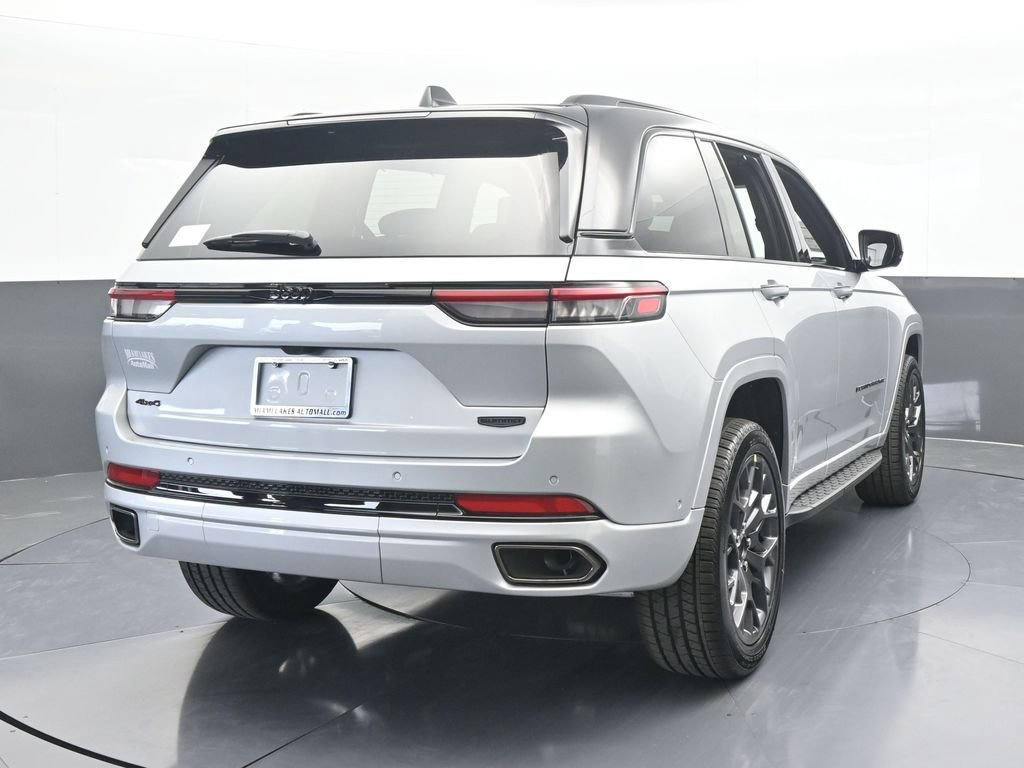 New 2025 Jeep Grand Cherokee Summit image 5
