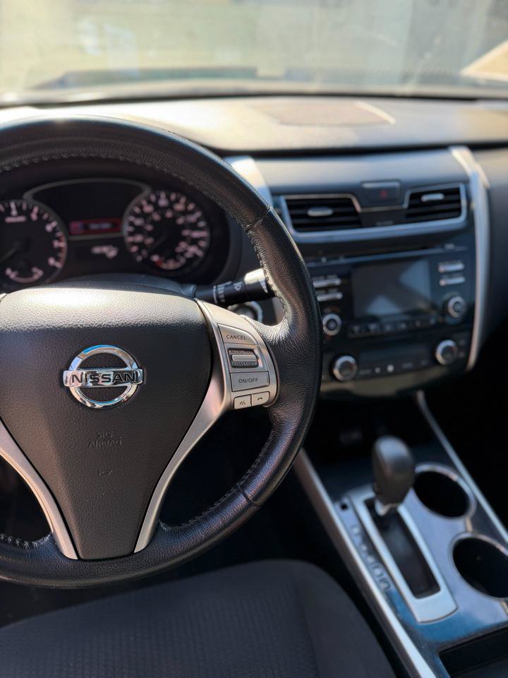 Used 2014 Nissan Altima 2.5 SV w/ Convenience Package FWD image 5