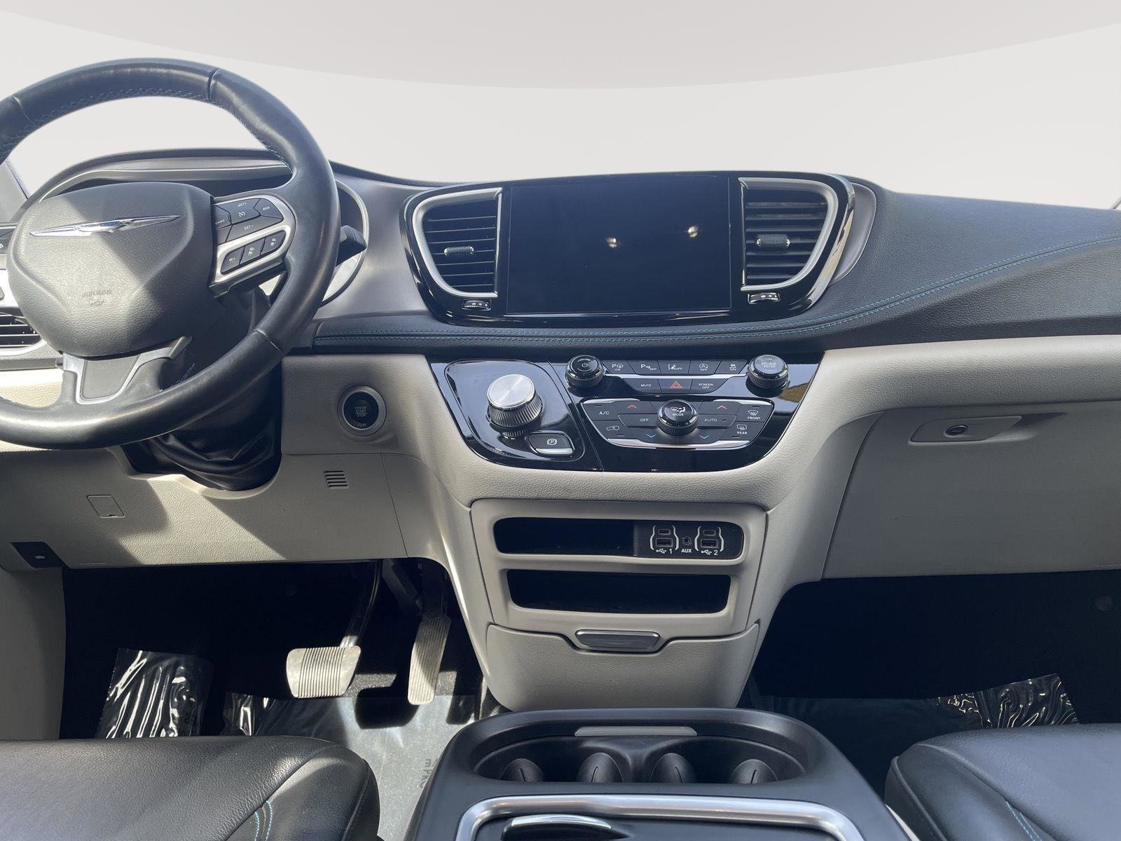 Used 2021 Chrysler Pacifica Touring-L w/ Premium & Safety Sphere Group image 26