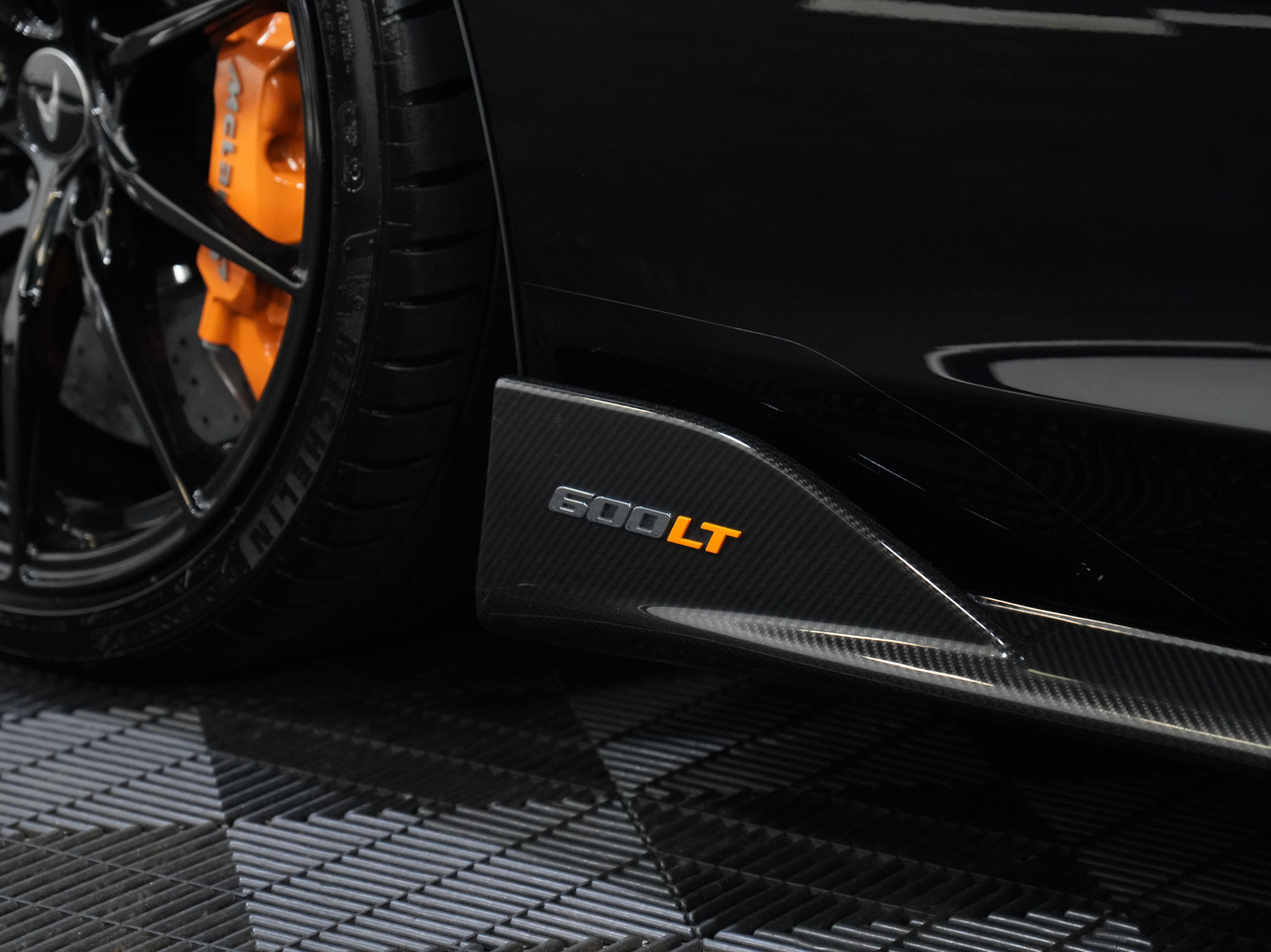 Used 2020 McLaren 600LT Spider RWD image 25