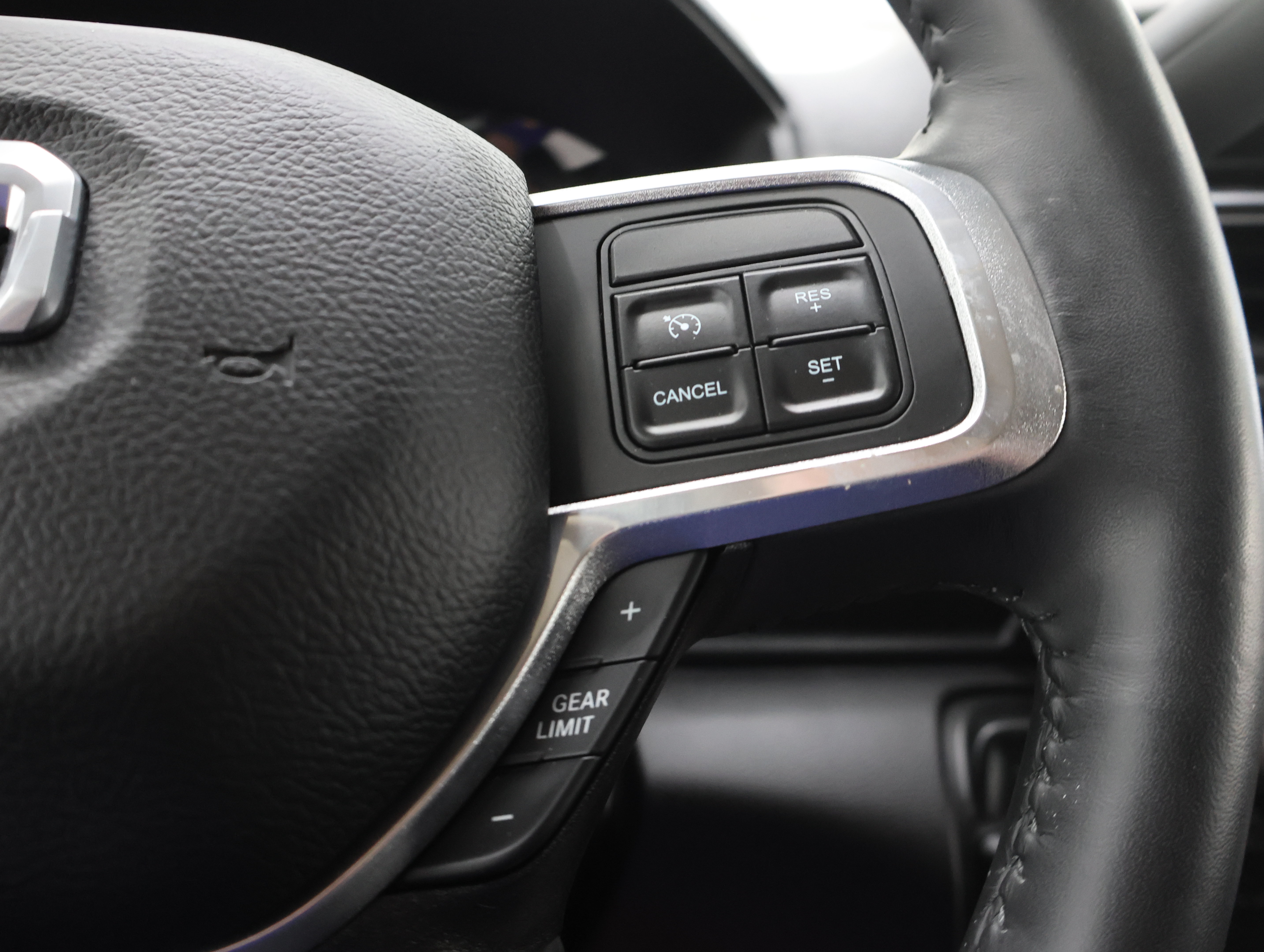 Used 2022 RAM 2500 Laramie AWD/4WD image 15