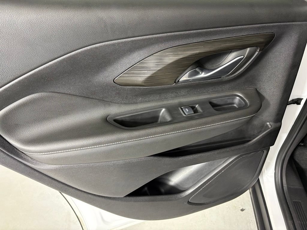 Used 2024 GMC Terrain SLE FWD image 33