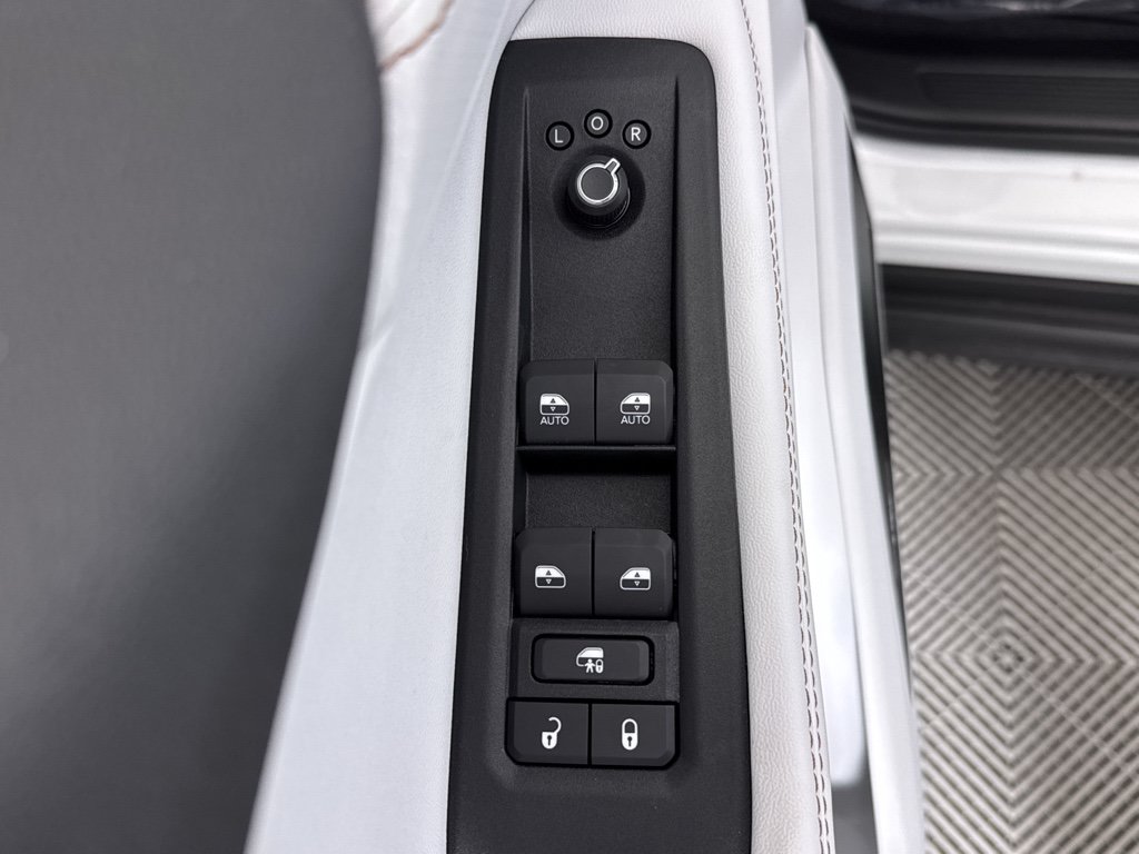 New 2026 Jeep Cherokee Overland w/ Advanced Pro Tech Group AWD/4WD image 26