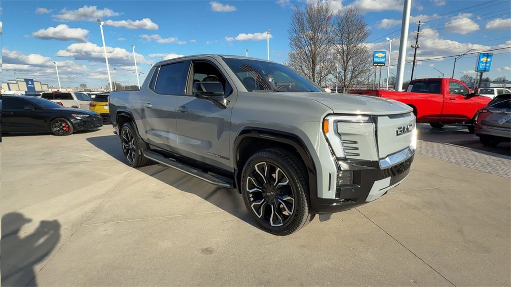 Used 2025 GMC Sierra EV Denali image 2